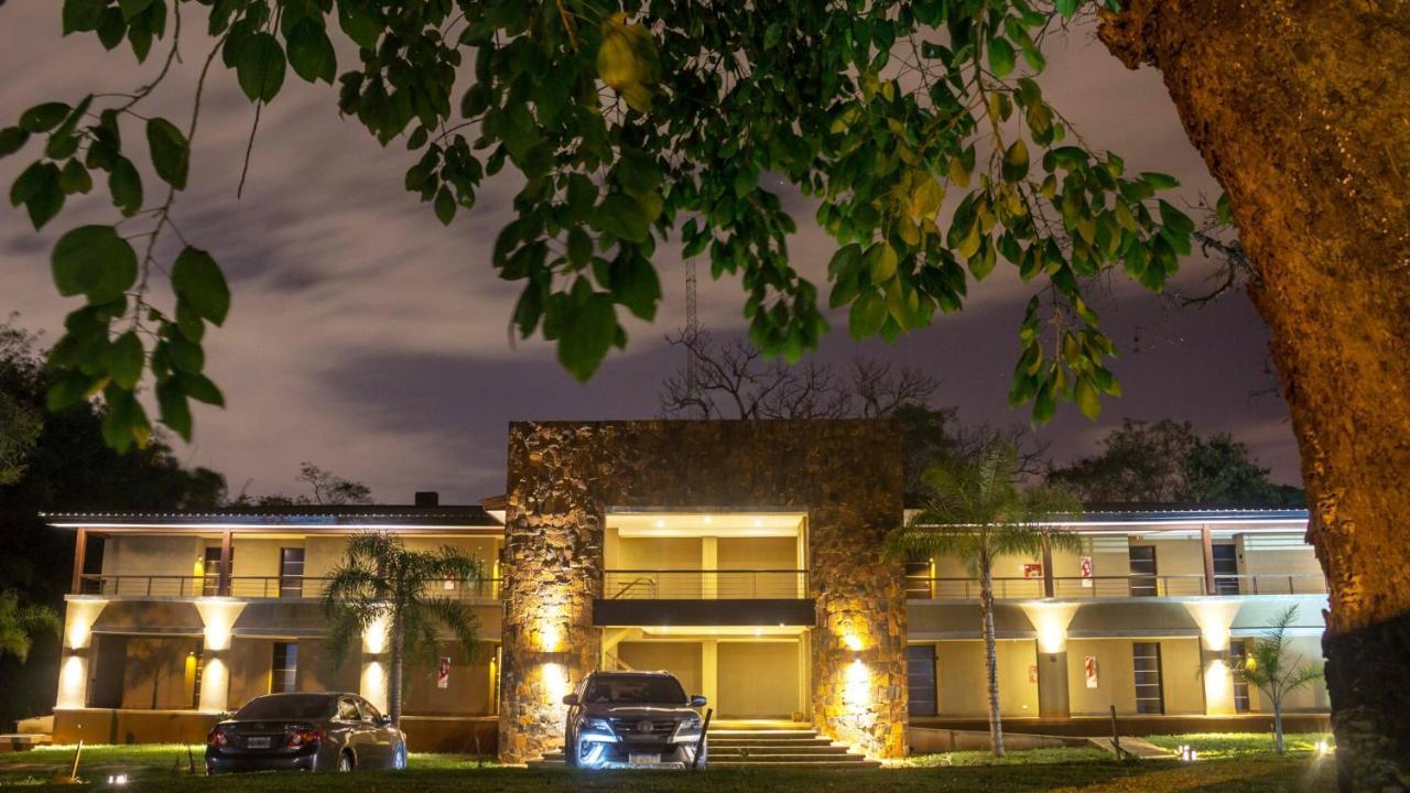 Pirayu Hotel & Resort Пуерто-Іґуасу Екстер'єр фото