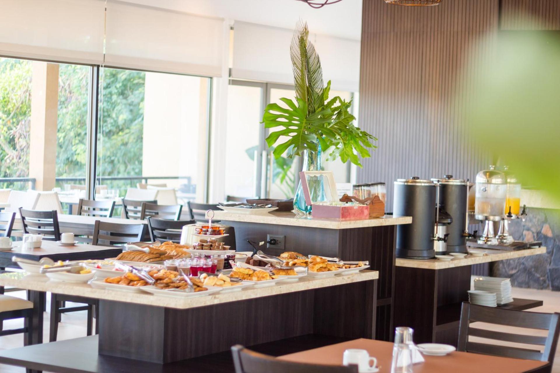 Pirayu Hotel & Resort Пуерто-Іґуасу Екстер'єр фото